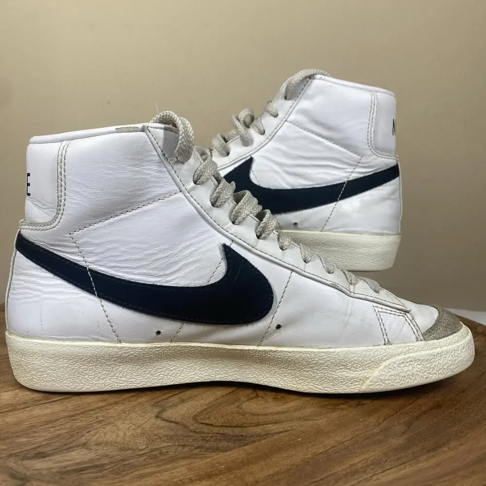 Nike Blazer Mid‎ 77 Vintage Womens White And Black Size 8.5 High Top Shoes
